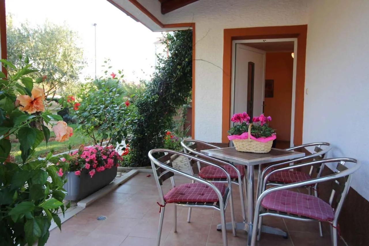 Apartment In Funtana/Istrien 12232